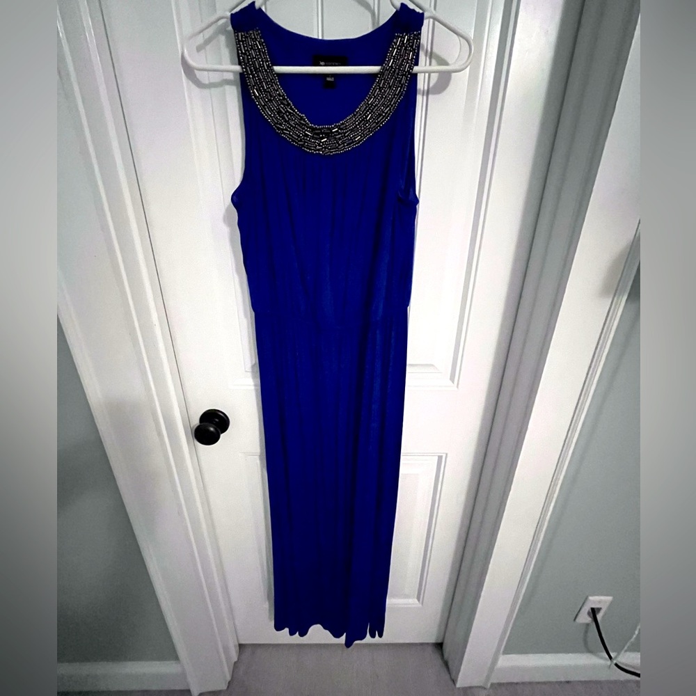 Sleeveless dress